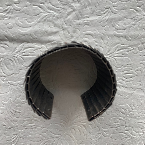 🔥HOST PICK🔥 Dark Silver Cuff/Bracelet with scales - Picture 6 of 6